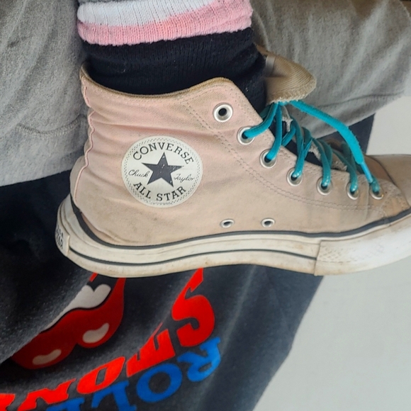 Shoes - Picture 3 of 4